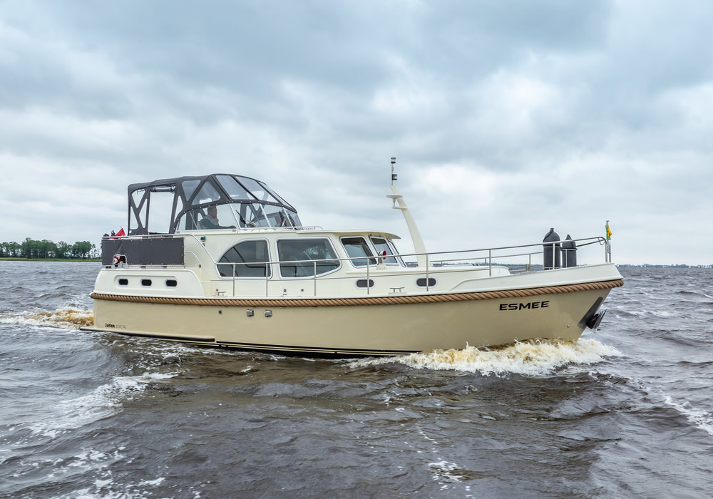 Jetten 37 AC-RS 'Esmee' for hire